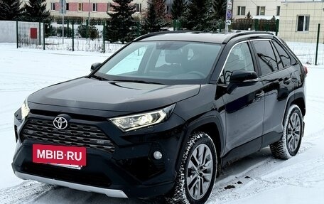 Toyota RAV4, 2021 год, 3 790 000 рублей, 2 фотография
