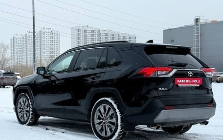 Toyota RAV4, 2021 год, 3 790 000 рублей, 8 фотография