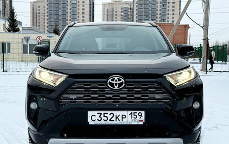 Toyota RAV4, 2021 год, 3 790 000 рублей, 6 фотография