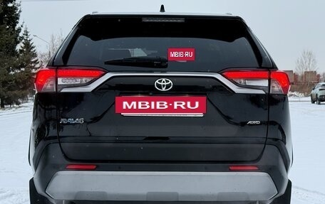 Toyota RAV4, 2021 год, 3 790 000 рублей, 9 фотография