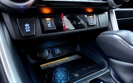 Toyota RAV4, 2021 год, 3 790 000 рублей, 26 фотография