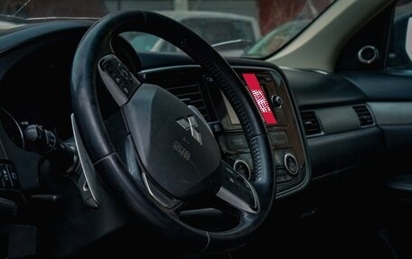 Mitsubishi Outlander III рестайлинг 3, 2013 год, 1 300 000 рублей, 5 фотография