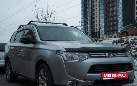 Mitsubishi Outlander III рестайлинг 3, 2013 год, 1 300 000 рублей, 2 фотография
