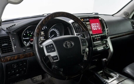 Toyota Land Cruiser 200, 2015 год, 4 999 000 рублей, 9 фотография