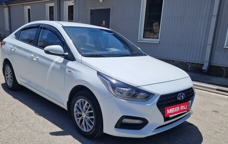 Hyundai Solaris II рестайлинг, 2018 год, 1 100 000 рублей, 3 фотография