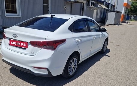 Hyundai Solaris II рестайлинг, 2018 год, 1 100 000 рублей, 4 фотография