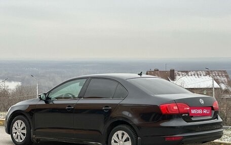 Volkswagen Jetta VI, 2013 год, 950 000 рублей, 4 фотография