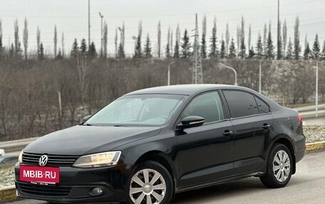 Volkswagen Jetta VI, 2013 год, 950 000 рублей, 3 фотография