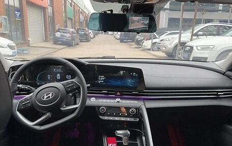 Hyundai Elantra, 2023 год, 1 410 000 рублей, 5 фотография