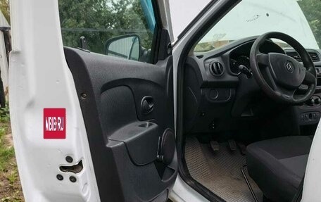 Renault Logan II, 2016 год, 480 000 рублей, 4 фотография