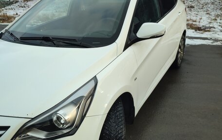 Hyundai Solaris II рестайлинг, 2015 год, 920 000 рублей, 3 фотография