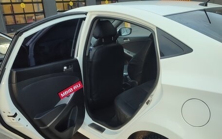 Hyundai Solaris II рестайлинг, 2015 год, 920 000 рублей, 11 фотография