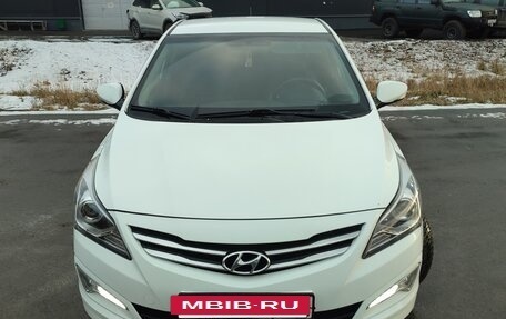 Hyundai Solaris II рестайлинг, 2015 год, 920 000 рублей, 2 фотография