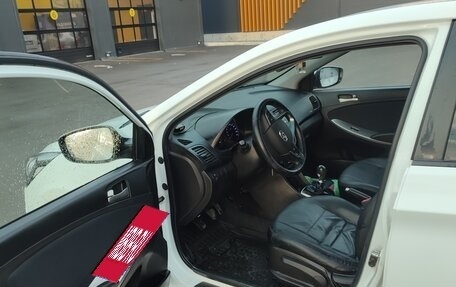 Hyundai Solaris II рестайлинг, 2015 год, 920 000 рублей, 10 фотография