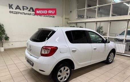 Renault Sandero II рестайлинг, 2016 год, 840 000 рублей, 2 фотография