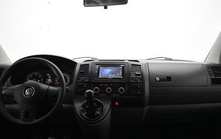 Volkswagen Caravelle T5, 2010 год, 1 860 000 рублей, 5 фотография