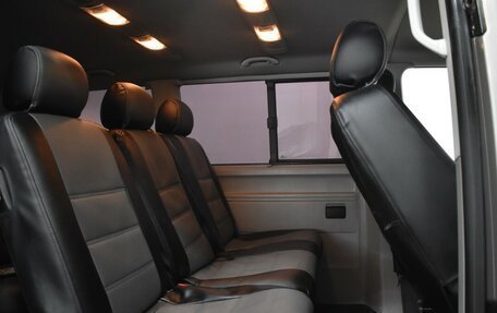 Volkswagen Caravelle T5, 2010 год, 1 860 000 рублей, 12 фотография