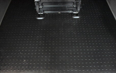 Volkswagen Caravelle T5, 2010 год, 1 860 000 рублей, 14 фотография