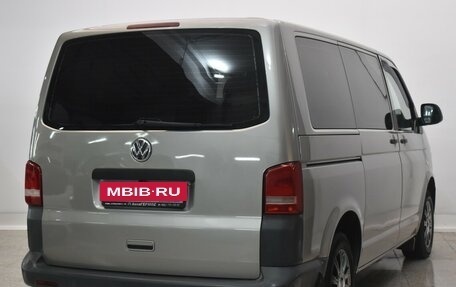 Volkswagen Caravelle T5, 2010 год, 1 860 000 рублей, 4 фотография