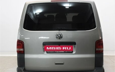 Volkswagen Caravelle T5, 2010 год, 1 860 000 рублей, 3 фотография