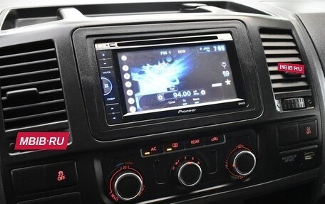 Volkswagen Caravelle T5, 2010 год, 1 860 000 рублей, 7 фотография