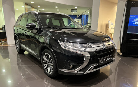 Mitsubishi Outlander III рестайлинг 3, 2021 год, 2 652 000 рублей, 3 фотография