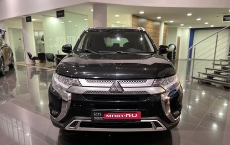 Mitsubishi Outlander III рестайлинг 3, 2021 год, 2 652 000 рублей, 2 фотография