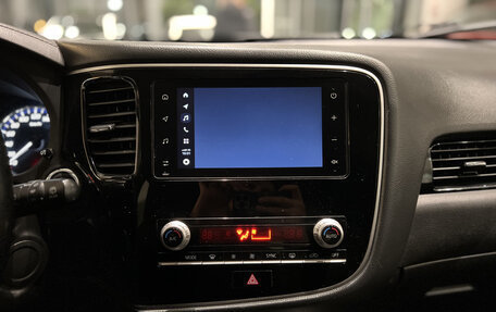 Mitsubishi Outlander III рестайлинг 3, 2021 год, 2 652 000 рублей, 18 фотография