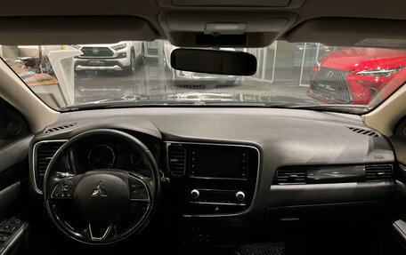 Mitsubishi Outlander III рестайлинг 3, 2021 год, 2 652 000 рублей, 17 фотография