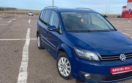 Volkswagen Touran III, 2012 год, 1 050 000 рублей, 2 фотография