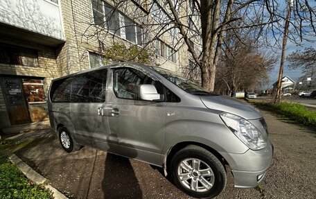 Hyundai Grand Starex Grand Starex I рестайлинг 2, 2013 год, 1 300 000 рублей, 2 фотография