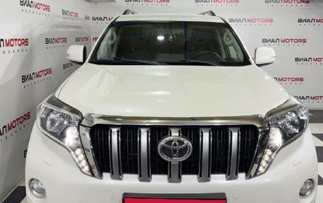Toyota Land Cruiser Prado 150 рестайлинг 2, 2015 год, 3 650 000 рублей, 3 фотография