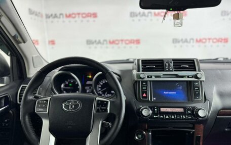 Toyota Land Cruiser Prado 150 рестайлинг 2, 2015 год, 3 650 000 рублей, 15 фотография