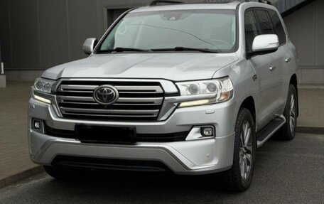 Toyota Land Cruiser 200, 2018 год, 2 фотография