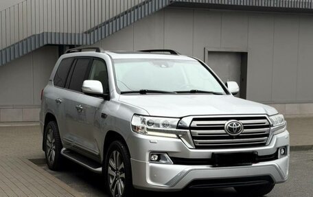 Toyota Land Cruiser 200, 2018 год, 1 фотография