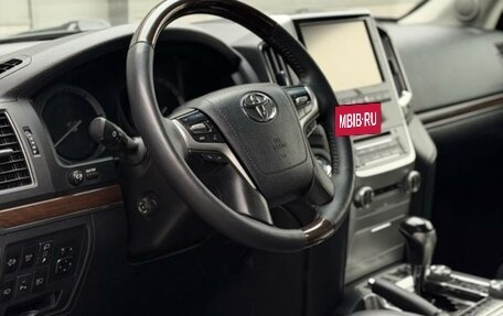 Toyota Land Cruiser 200, 2018 год, 7 фотография