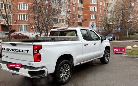 Chevrolet Silverado, 2019 год, 4 500 000 рублей, 6 фотография