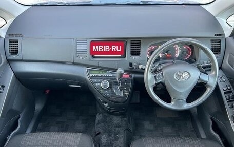 Toyota ISis I, 2011 год, 1 260 000 рублей, 4 фотография