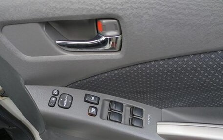 Toyota ISis I, 2010 год, 1 230 000 рублей, 6 фотография