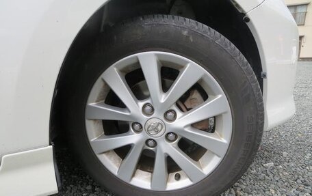 Toyota ISis I, 2010 год, 1 230 000 рублей, 8 фотография