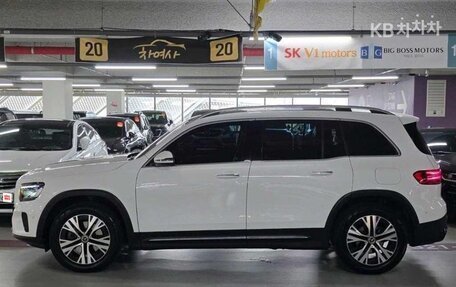 Mercedes-Benz GLB, 2024 год, 3 500 000 рублей, 3 фотография