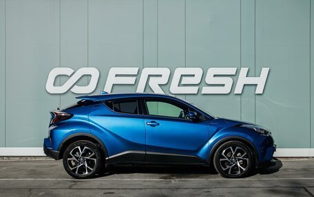 Toyota C-HR I рестайлинг, 2017 год, 2 149 000 рублей, 5 фотография