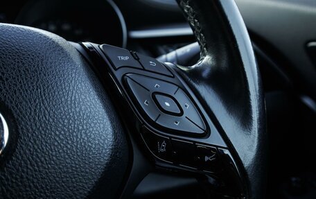 Toyota C-HR I рестайлинг, 2017 год, 2 149 000 рублей, 16 фотография