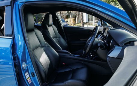 Toyota C-HR I рестайлинг, 2017 год, 2 149 000 рублей, 12 фотография