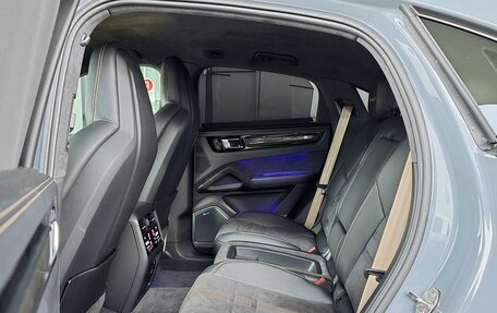 Porsche Cayenne III, 2022 год, 19 990 000 рублей, 22 фотография