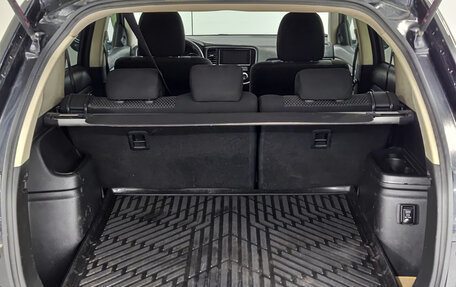 Mitsubishi Outlander III рестайлинг 3, 2018 год, 1 822 000 рублей, 10 фотография