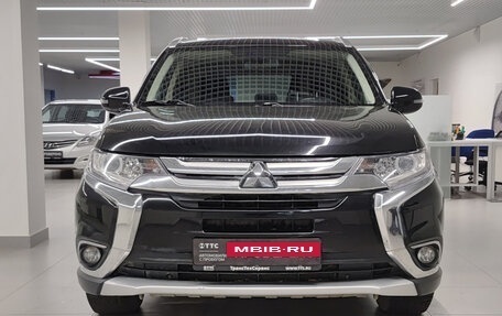 Mitsubishi Outlander III рестайлинг 3, 2018 год, 1 822 000 рублей, 2 фотография