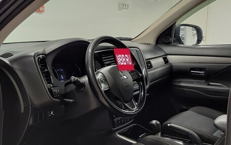 Mitsubishi Outlander III рестайлинг 3, 2018 год, 1 822 000 рублей, 16 фотография