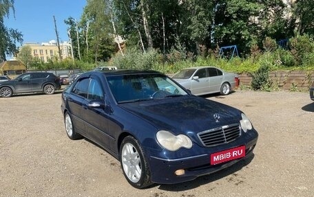 Mercedes-Benz C-Класс, 2004 год, 485 000 рублей, 1 фотография