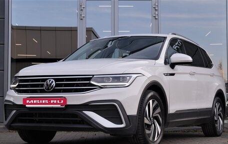 Volkswagen Tiguan II, 2021 год, 2 470 000 рублей, 3 фотография